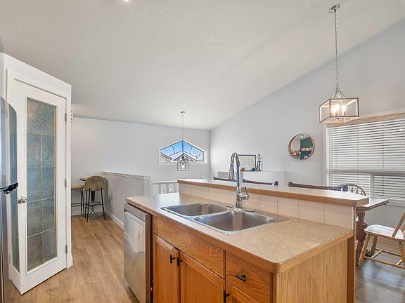4th image of 6220 Orr Dr #130