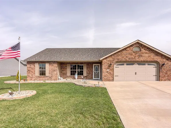 115 Tamarack Ln, Highland, IL 62249