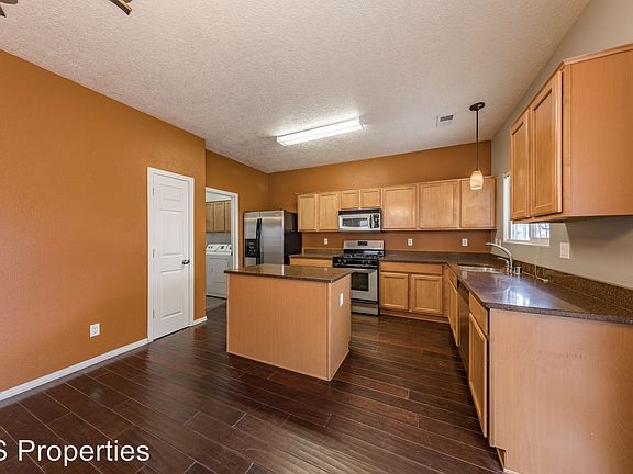 3rd image of 2527 Sarita Ave NW