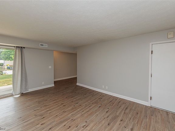 5th image of 10253 Independence Dr #13A