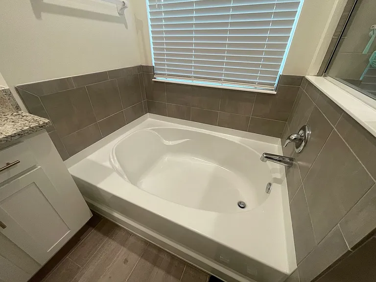 13616 NW 14th Pl — Photo 18