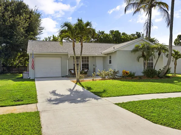 143 Village Circle, Jupiter, FL 33458
