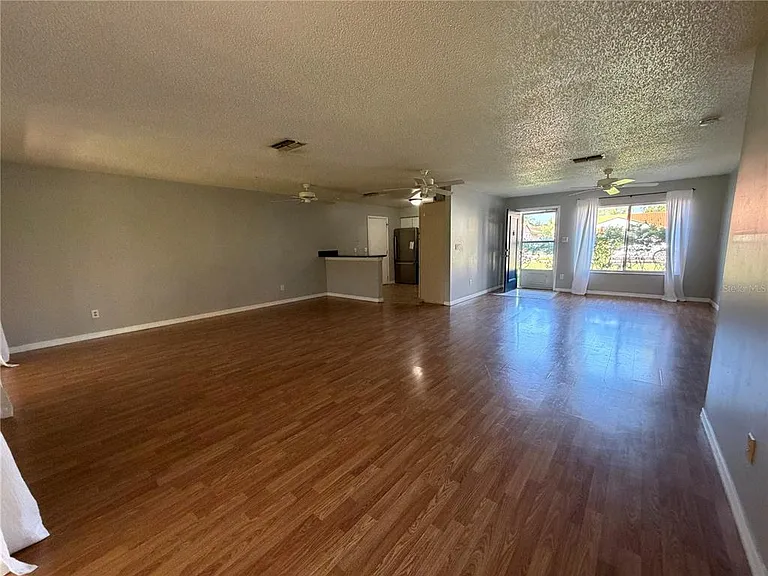 10626 Watertown Ct — Photo 3