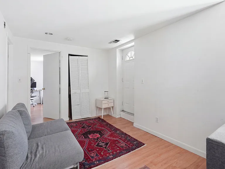 102 Gainsborough St #5E — Photo 10