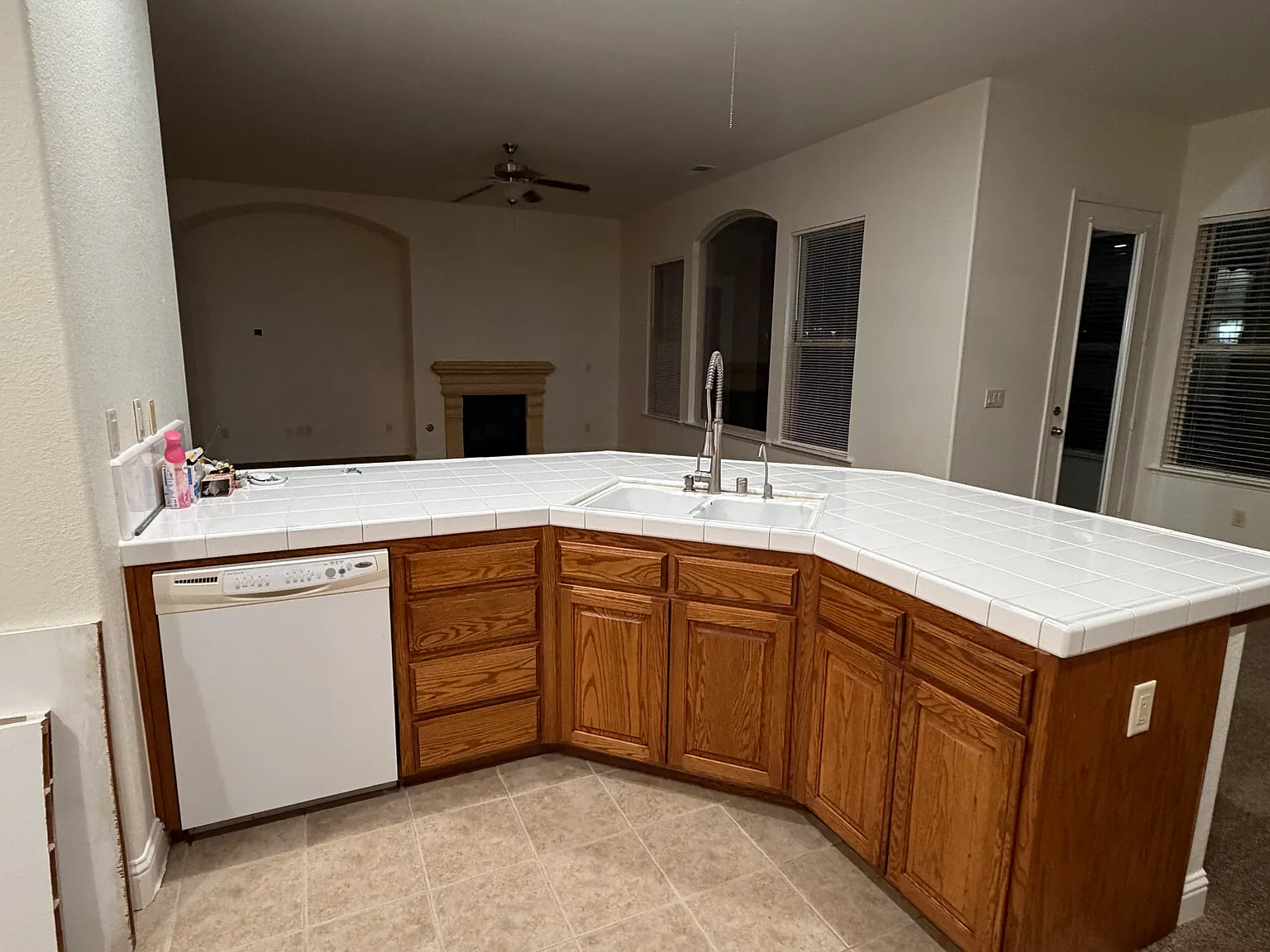 2569 S Bundy Dr — Photo 4