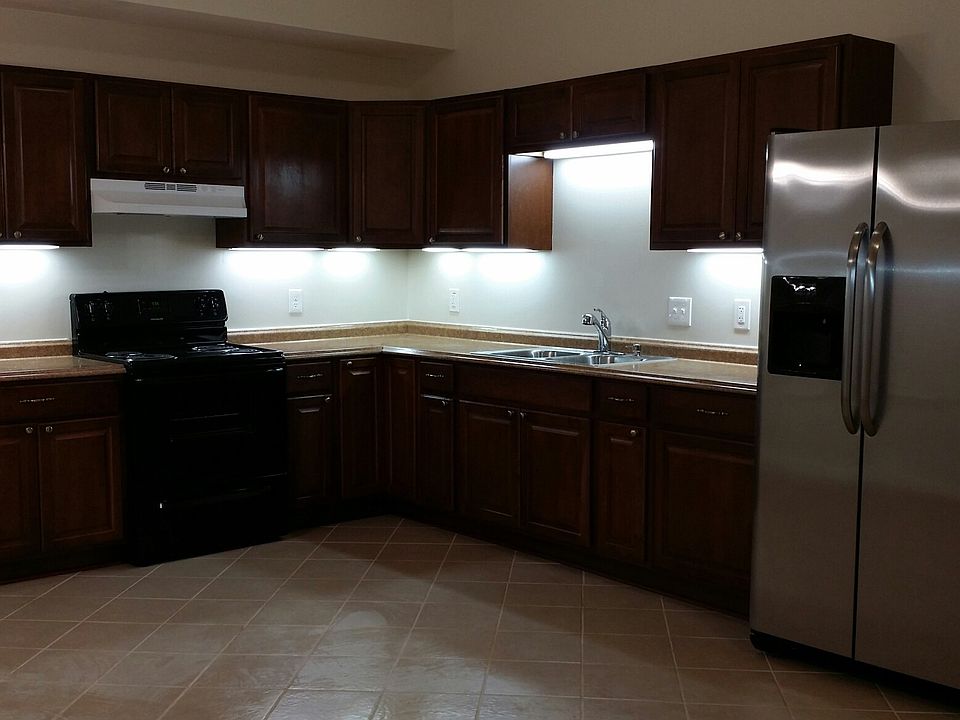 2nd image of 106 Johnson St