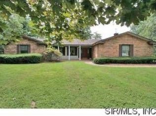 420 Lake Christine Dr, Belleville, IL 62221