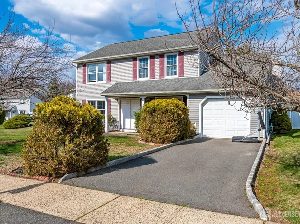 21 Stonewall Dr, Edison, NJ 08820