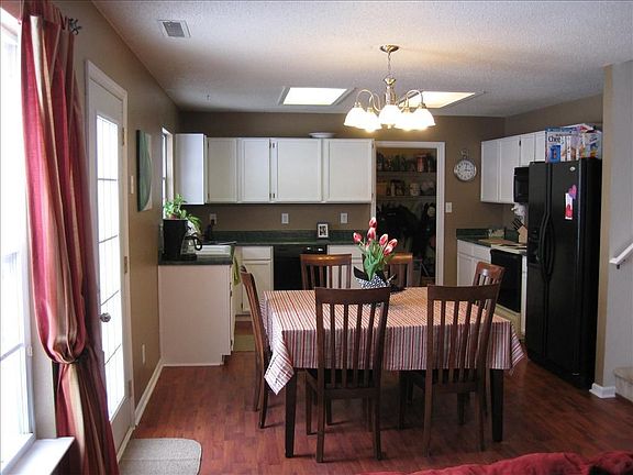 3rd image of 730 Thornburg Pkwy #Pwk