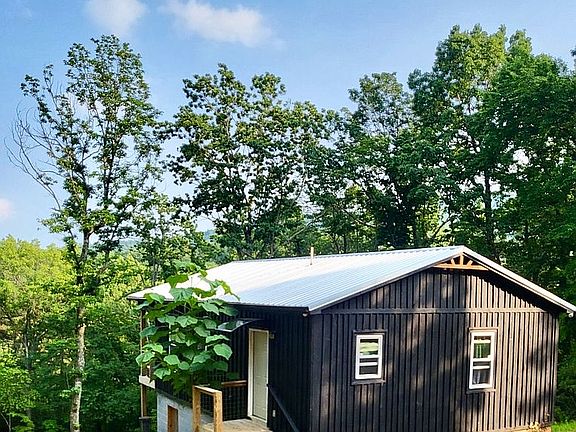 2nd image of 445 Foley Ridge Rd