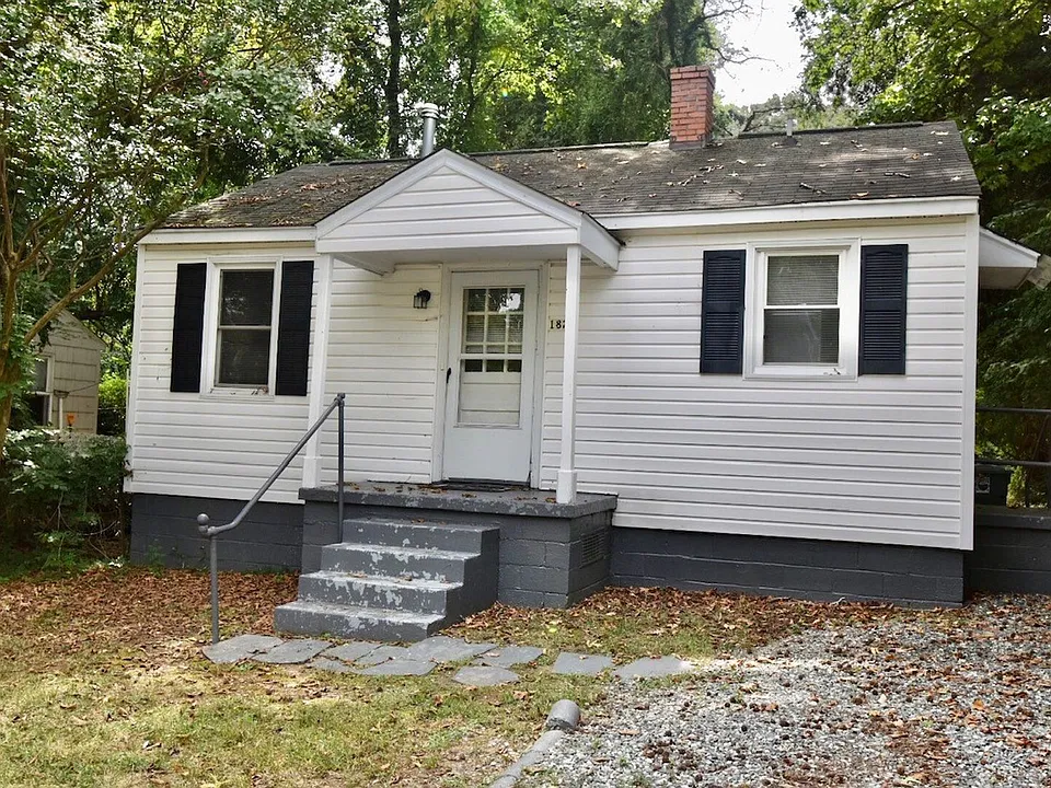 1825 Gatewood Ave