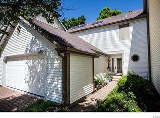 1530 Walpole Dr, Chesterfield, MO