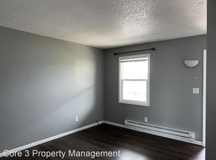 335 E North St #10, Warrensburg, IL