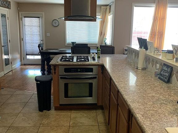 3rd image of 4011 Floral Dr