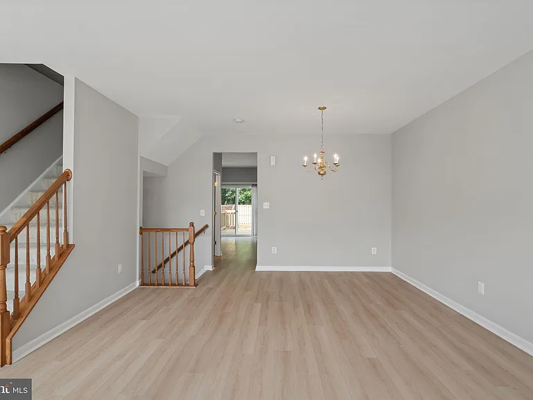 1026 Longview Ln — Photo 12