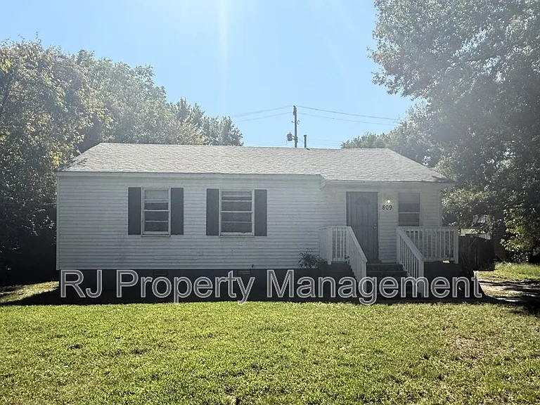 809 Juliet Ave — Photo 1