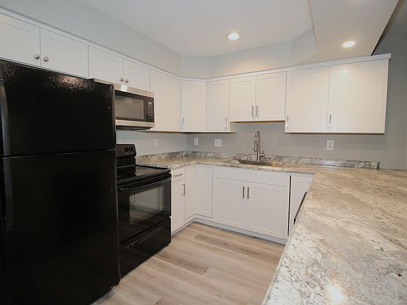 4th image of 1702 Rockingham Dr APT 4