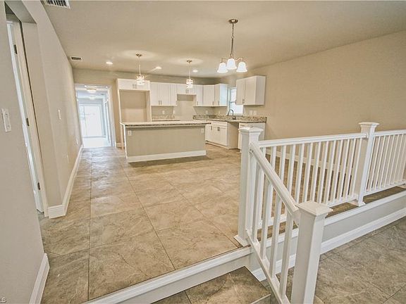 5th image of 2760 Lakeview Dr