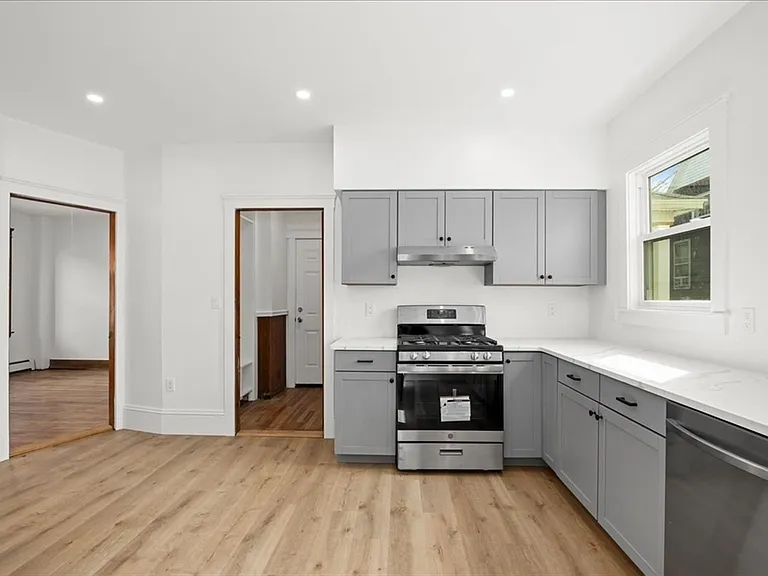 183 Vernon St #3 — Photo 5