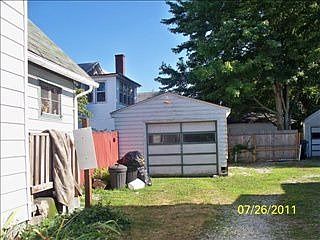 2nd image of 419 Monroe St