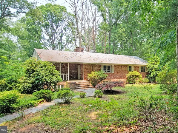 1640 Besley Rd, Vienna, VA 22182