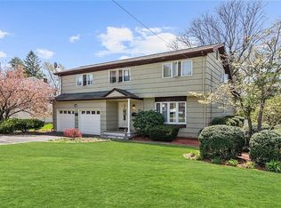 77 Rolling Hills Rd, Clifton, NJ 07013