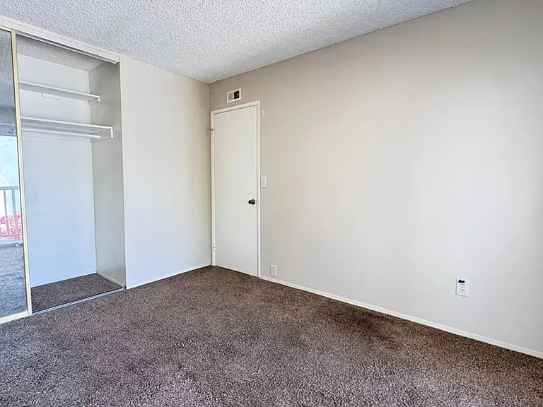 9847 Genesee Ave — Photo 20