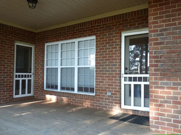 100 Mayfair Ct — Photo 33