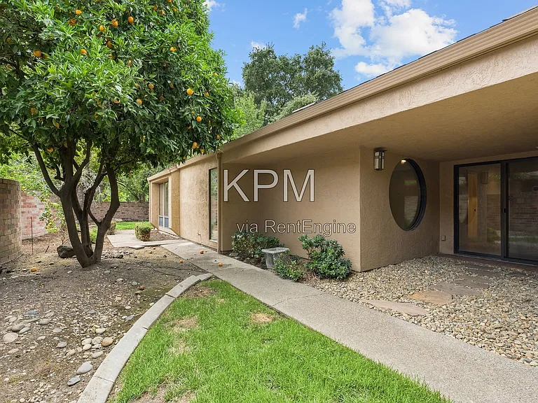 3342 Cove Cir — Photo 59