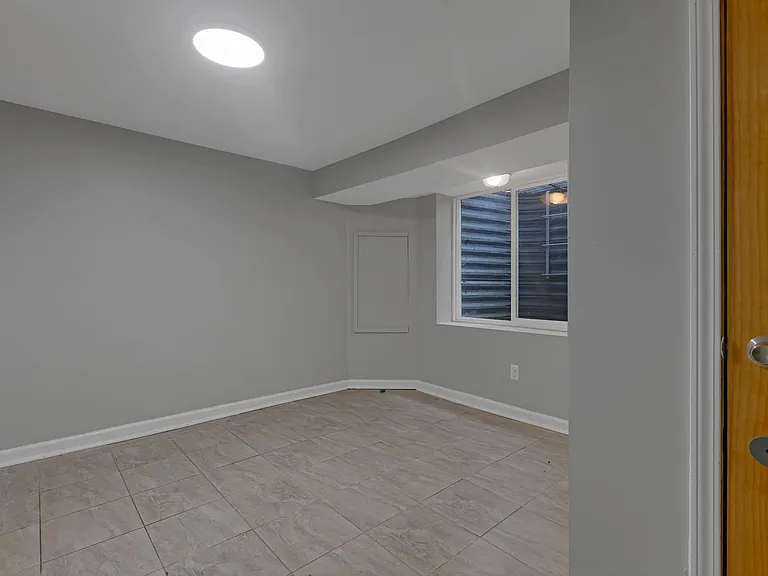 2023 - 2025 Sullivant Ave — Photo 27