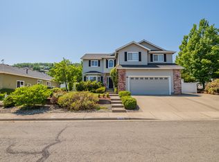 2014 NW Sarum Cir, Grants Pass, OR 97526