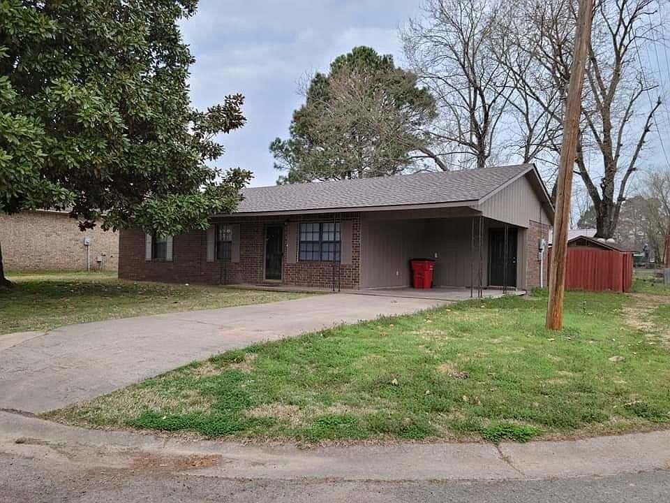 1st image of 202 Jaggers St