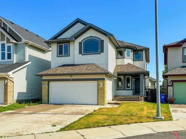 92 NW Everglen Close SW, Calgary, AB T2Y 0G6