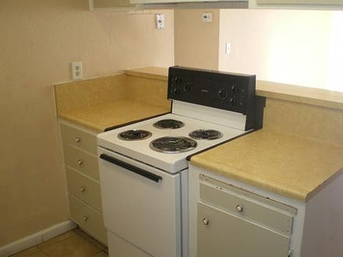 4th image of 5036 Polk St