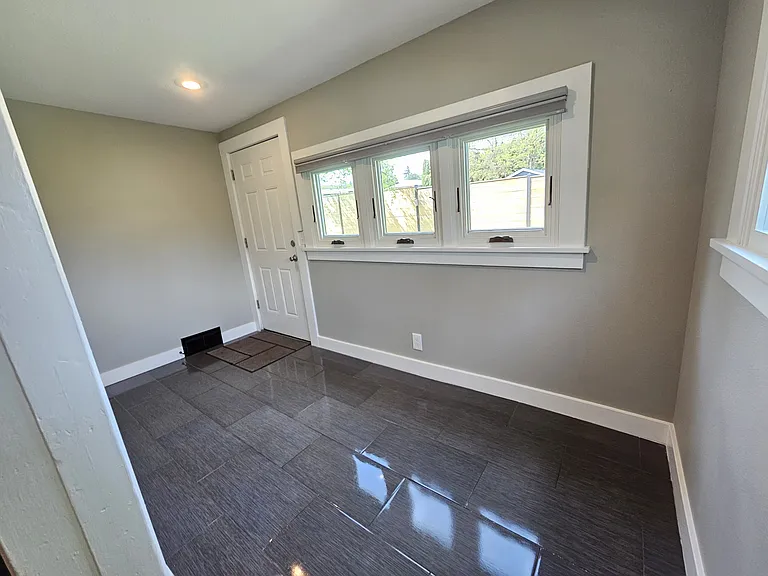 6617 N Borthwick Ave — Photo 24
