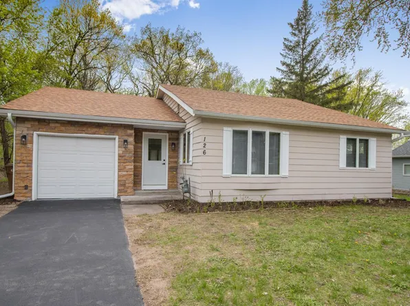 126 Dahlia St, Mahtomedi, MN 55115