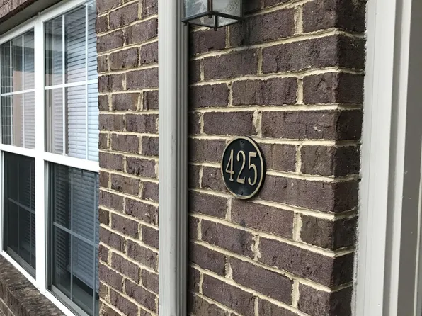 425 Dabney Dr, Lexington, KY 40509