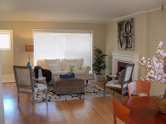 2nd image of 580 Hawthorne Ave