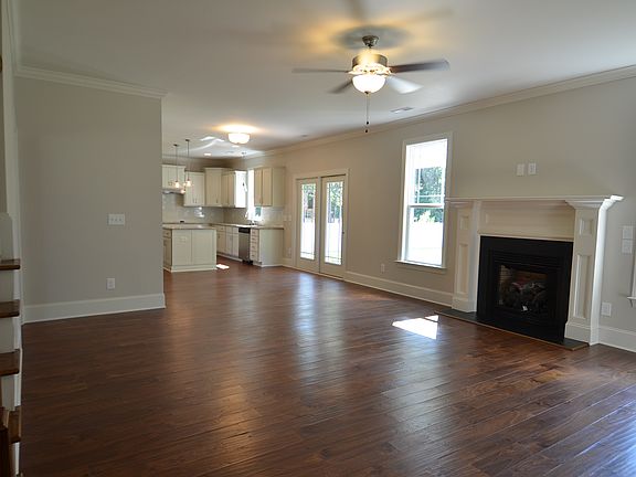 4th image of 3937 Colony Woods Dr