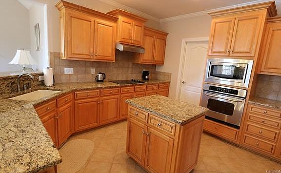 4th image of 9215 Sherbourne Ln #71