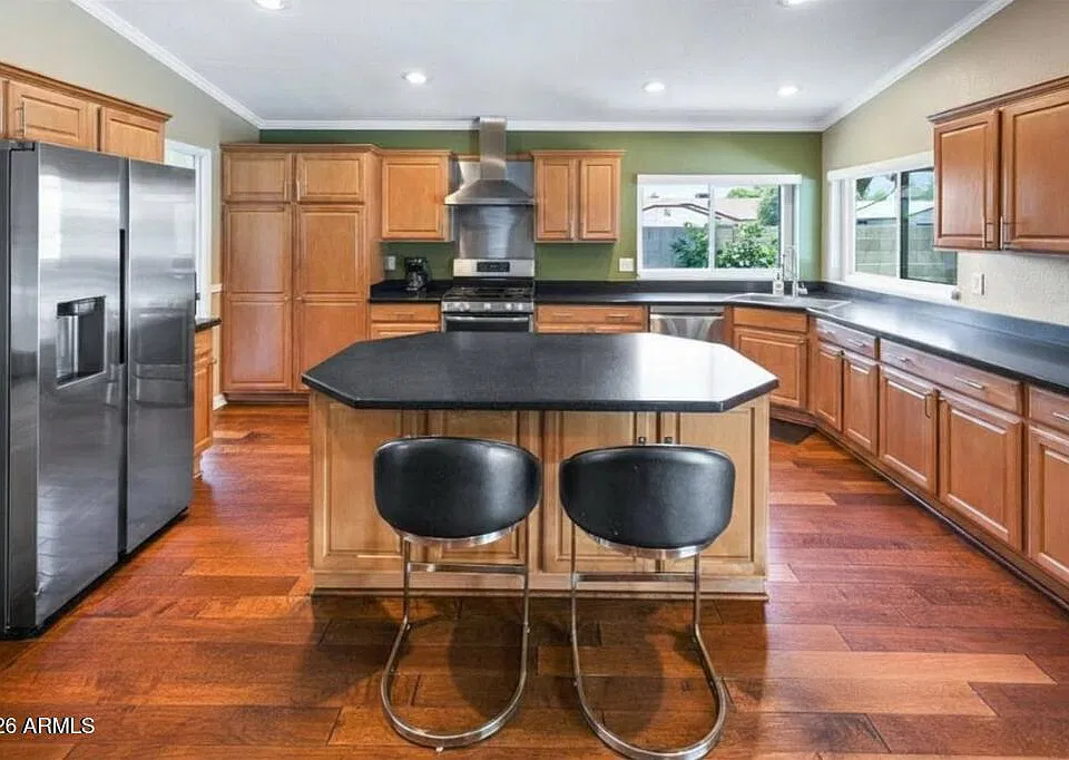 4402 E Vista Dr