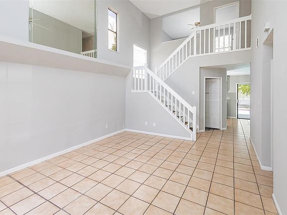 3rd image of 4226 Cloverleaf Pl