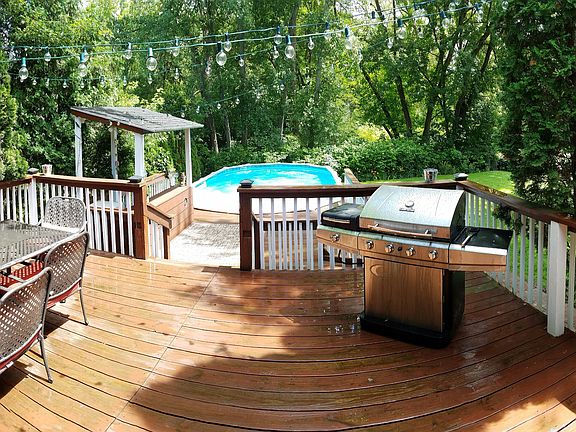 2nd image of 7988 Spruce Hill Dr
