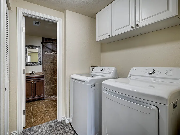 4318 Moonbeam Dr — Photo 33