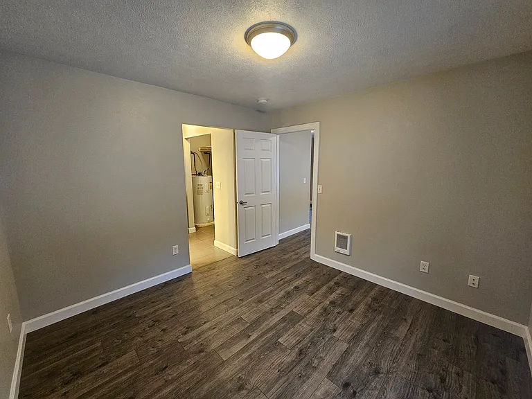 1108 S Coeur Dalene St — Photo 5