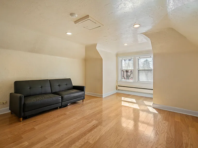 2615 E 12th Ave #UPSTAIRS — Photo 7
