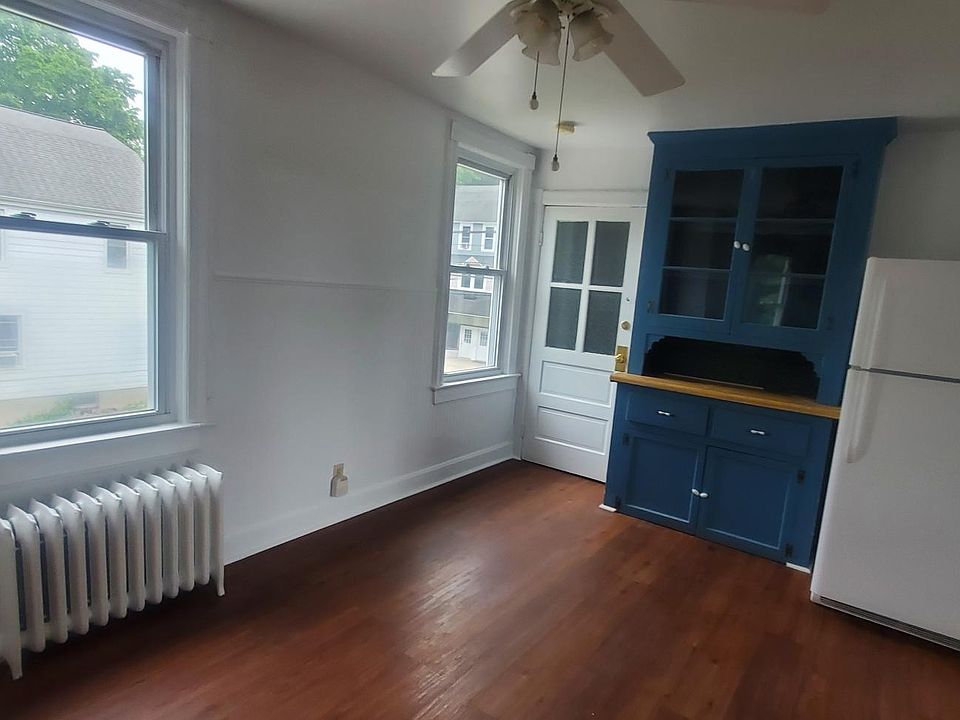 1st image of 423 Commerce St Floor 2