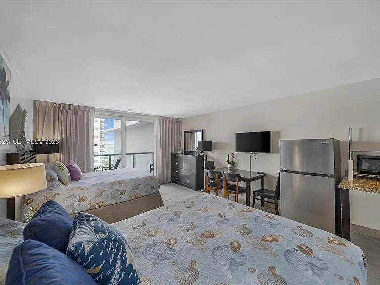 19201 Collins Ave #1117 — Photo 2