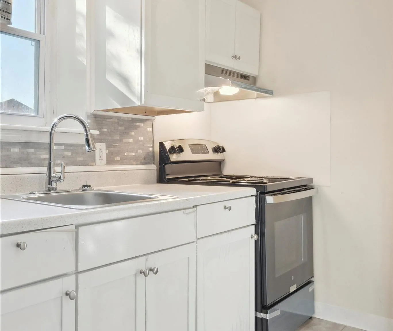 2 bed, 900 sqft, $1,150 — Photo 4