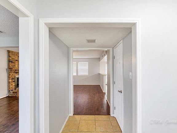 5th image of 702 Park Bud Ln
